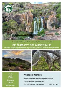 Pozvánka na přednášku o Austrálii, koná se 25.3.2026 v infocentru v Kašperských Horách. Na snímku je vodopád, medvídek koala a kamenité pobřeží.